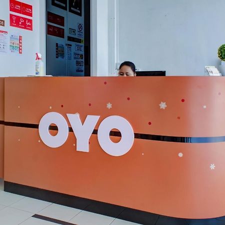 Oyo 89985 Js Hotel Johor Bahru Kültér fotó