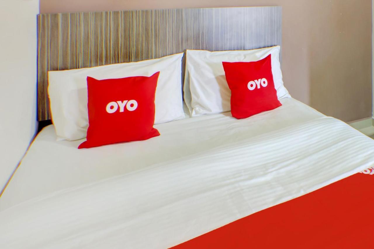 Oyo 89985 Js Hotel Johor Bahru Kültér fotó